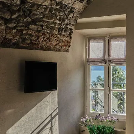 Issima - The Castello Holiday home *
